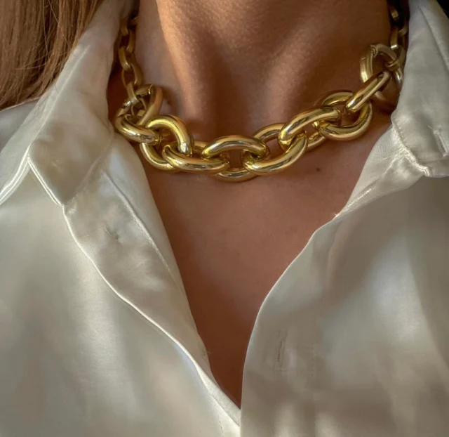 Ein Statement für Stilbewusstsein und Selbstvertrauen: Anni aus unserer Classic Collection.
Zeitlose Eleganz in kraftvoller Form – für Frauen, die wissen, was sie wollen. ✨

#tomhatty #schmuck #jewlery  #schmuckliebe #accessories #fashion #kette #halskette